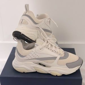 Men’s Dior B22